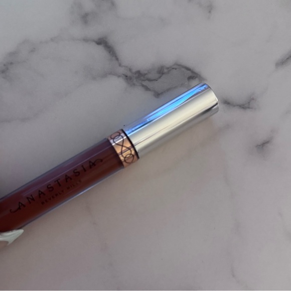 Anastasia Beverly Hills Matte Lipstick NWOT - Picture 2 of 3